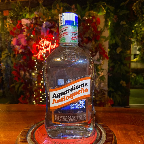 Aguardiente antioqueño tapa azul