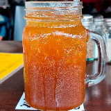 Agua de panela con limon